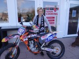 916 - Fody´s SVS Fanclub 1 SVS-Fans für den Aufstieg: Vierfache Moto- Cross Weltmeisterin Steffi Laier dabei!