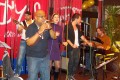 Dominik Dlask in Mo`Roots Stammformation & Brian rockt den Saal mit ACDC