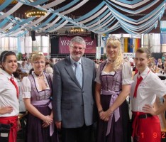 Wieslocher Winzerfest – OB Schaidhammer zu Gast und zufrieden