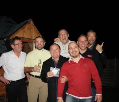 Sportprominenz feiert Geburtstag auf Leimens neuer “Almhütte” bei Fody´s