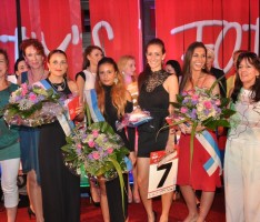 Zwei bildhübsche „Vernemer Meedscher“ begeistern bei der Wahl zur Miss Ladenburg