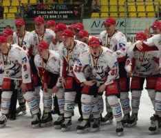 Mannheimer Jungadler feierten Eishockey-Meisterschaft im Fody’s Leimen