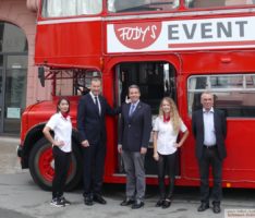 Leimener Weinkerwe – Fody’s bewirtschaftet „Taschenplatz“ und Doppeldecker-Bus